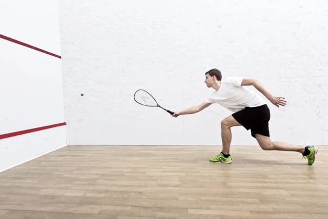 Jaki naciąg do rakiety squash – wybierz najlepszy dla siebie i uniknij błędów Jaki naciąg do rakiety squash – wybierz najlepszy dla siebie i uniknij błędów